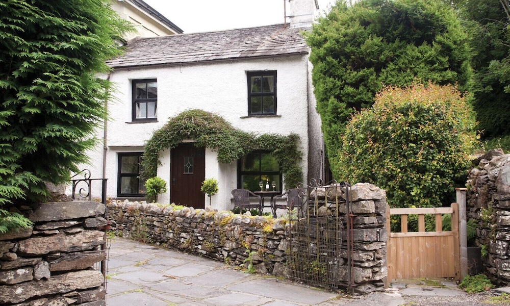 Burrow Cottage — 4-Star Luxury Hotel in Windermere, United Kingdom
