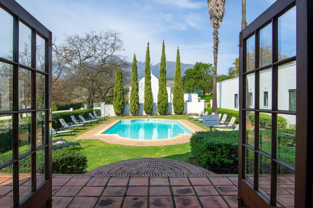 Webersburg Wine Estate — 5-Star Luxury Hotel in Stellenbosch, South Africa
