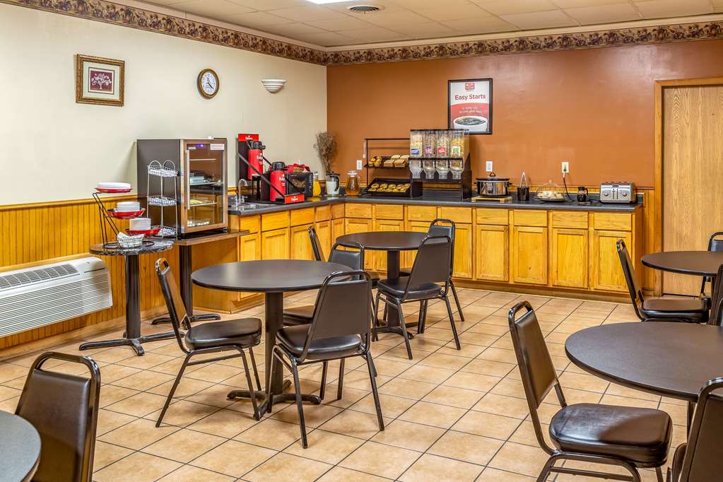 Econo Lodge Inn & Suites Newton - photo 27