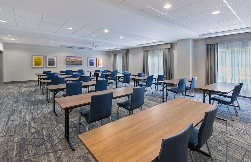 Holiday Inn Express Cleveland Northwest by IHG - photo 39