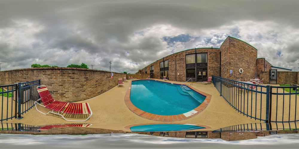 Clarion Pointe Lake Jackson Clute - photo 33