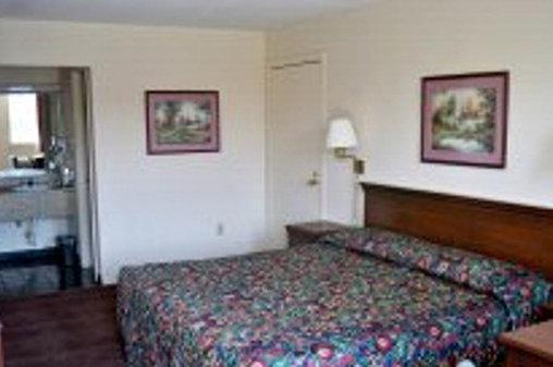 Country Hearth Inn & Suites Indianapolis - photo 11