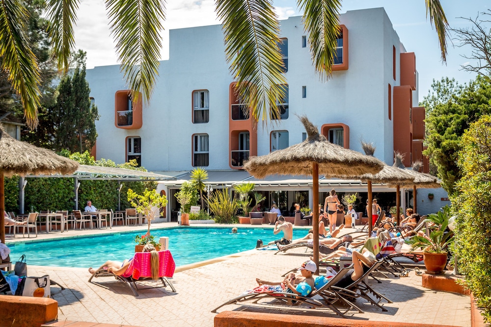 Hôtel Aquarius - carbon neutral hotel in Canet-En-Roussillon