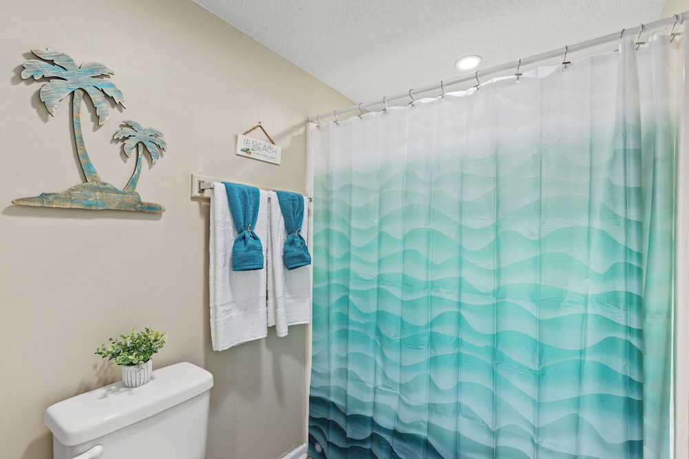 Sandpiper Beacon Beach Resort - photo 395
