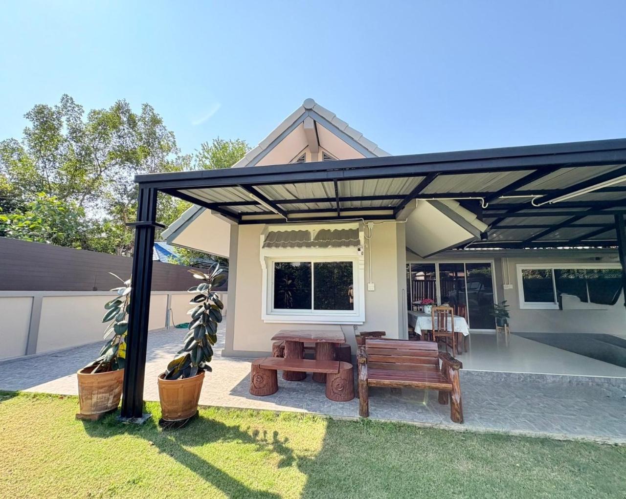 บ้านพักสัตหีบ By Aongsa&Ozone - last minute hotel in Sattahip