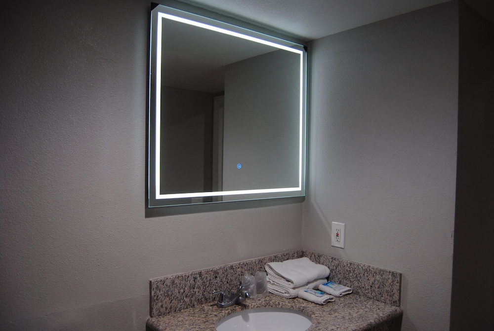 La Puente Inn Motel - photo 30