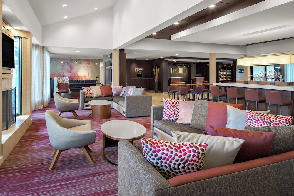 Courtyard by Marriott Pittsburgh Airport — hotel in Coraopolis