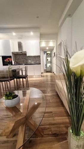 Casa Mia Metro a 100mt — 4-Star Luxury Hotel in Rome, Italy