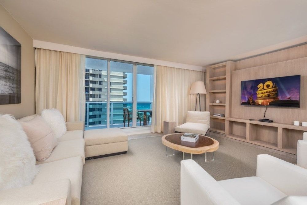 5 Star Hotel 2 2.5 Beachfront Unit 915 2 Bedroom Condo - photo 13