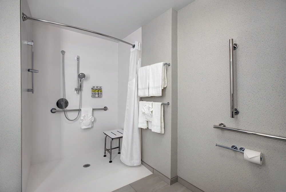 Holiday Inn Express & Suites Milwaukee Brookfield by IHG - photo 17