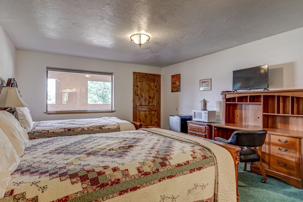 The Snuggle Inn - photo 53