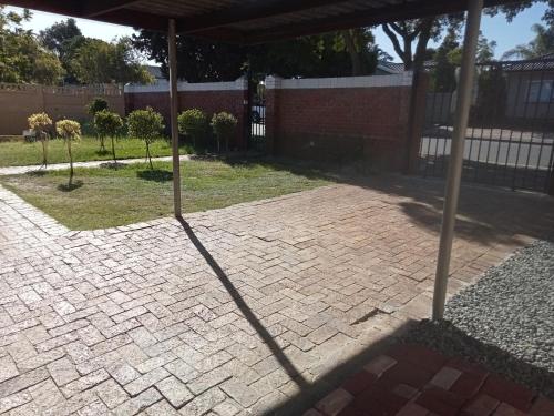 Athome Bellville Chrismar