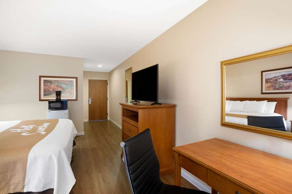 Days Inn & Suites by Wyndham Cuba - photo 25