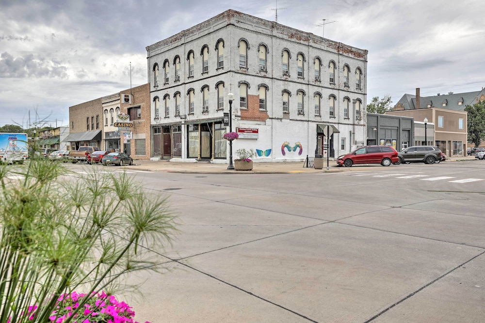 Modern Yankton Apartment Near Riverside Park 17936247 — Yankton