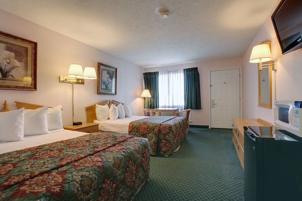 Americas Best Value Inn Uvalde - photo 12