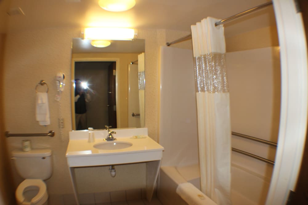 All Seasons Inn & Suites Smithfield Providence - photo 18