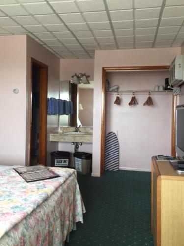 The Buckingham Motel Adults only - photo 17