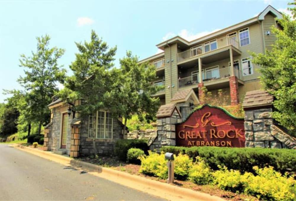 Branson's Great Rock Retreat — 4-Star Luxury Hotel in Branson, United States