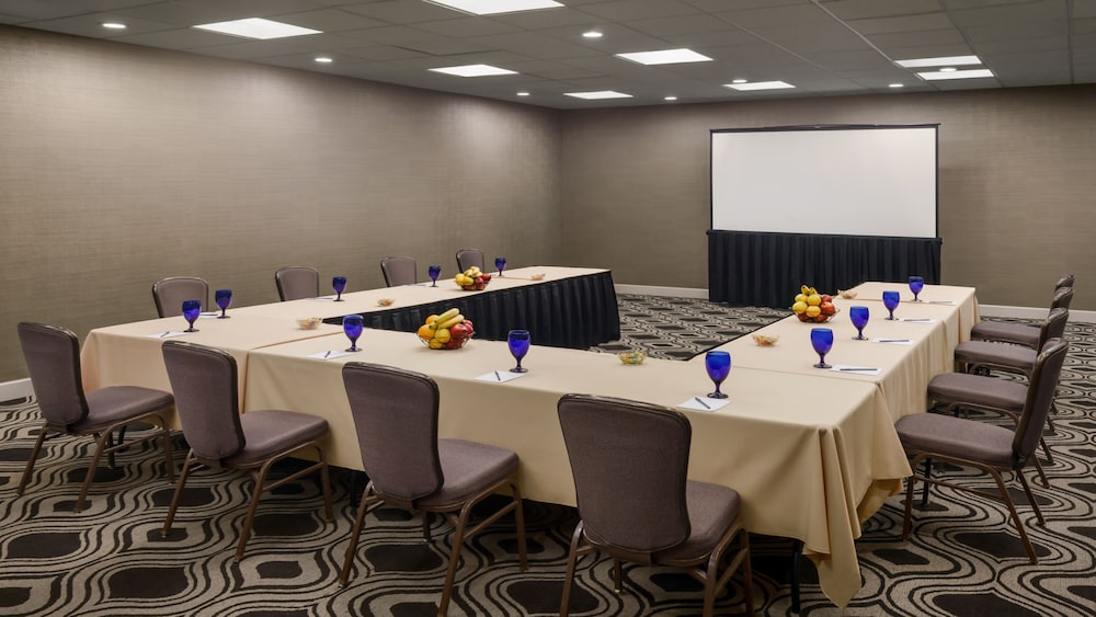 Crowne Plaza Phoenix Airport PHX by IHG - photo 74