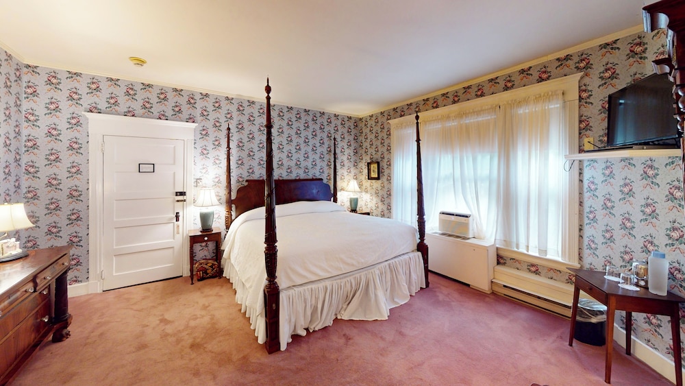 The Red Lion Inn - photo 49