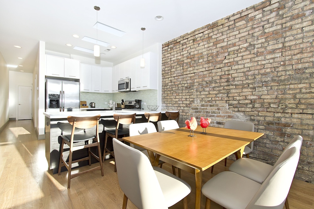 Vibrant 2BR in Wrigleyville by Sonder - photo 16