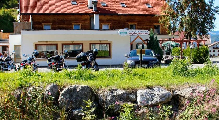 Gasthaus Traube — 4-Star Luxury Hotel in Bichlbach, Austria