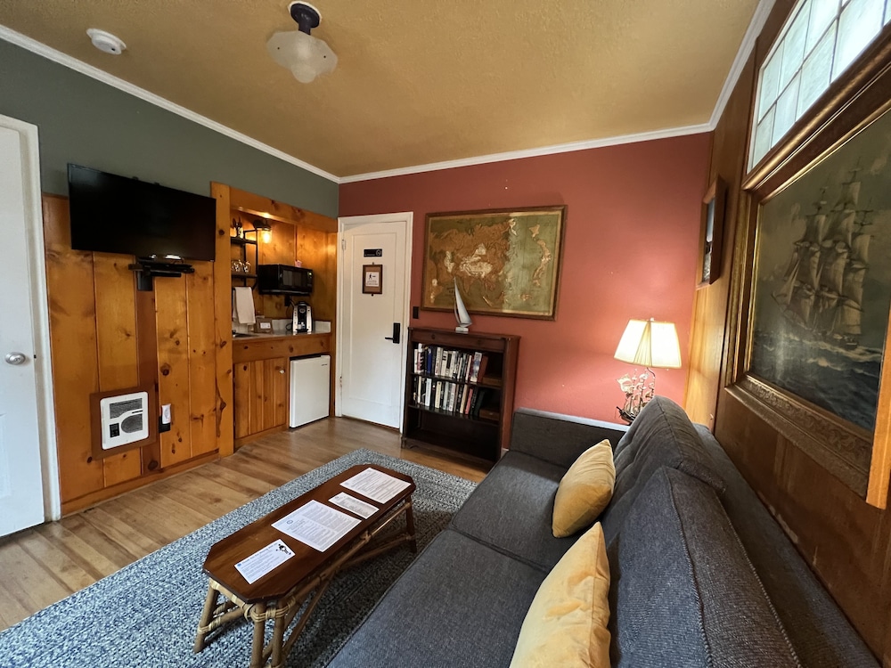 Anchor Inn Resort - photo 18