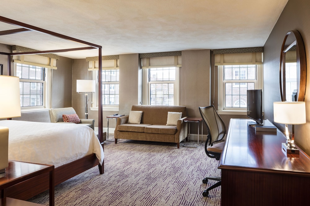 Sheraton Commander Hotel - photo 14