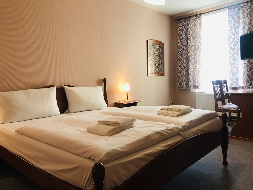Haus Schlematal Hotel Und Restaurant — Bad Schlema