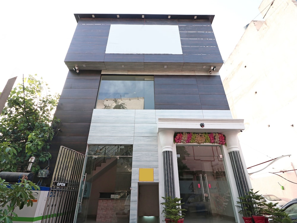 OYO 15771 4 Season Hotel in Meerut, India