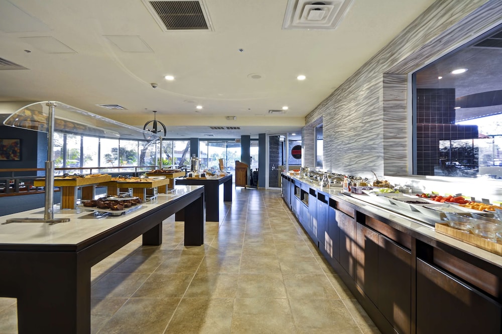 DoubleTree by Hilton Phoenix North - photo 34