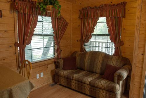 Medina Lake Camping Resort Cabin 7 in Lakehills, United States