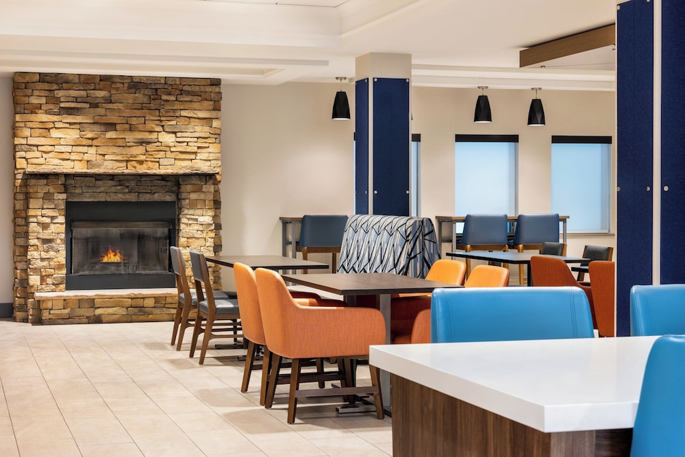 Holiday Inn Express & Suites Hagerstown by IHG - photo 42