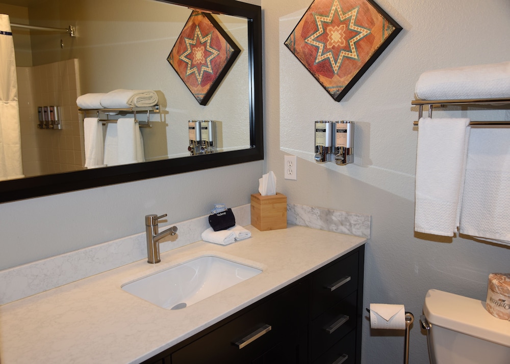 Wood River Inn & Suites - photo 25
