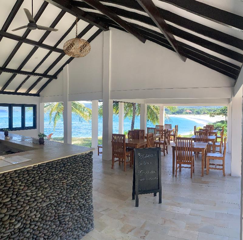 Balong Balong Surf Bungalows & Restaurant — hotel in Sekongkang Bawah