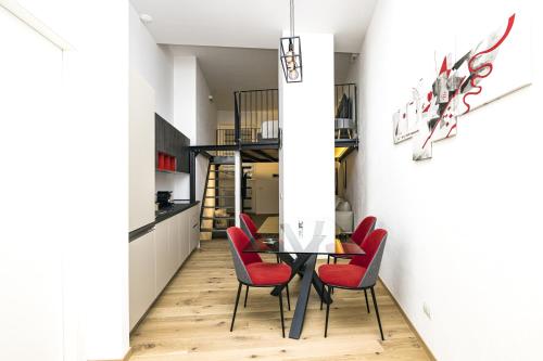 Loft La Sedia Rossa Centro Storico — 4-Star Luxury Hotel in Milan, Italy