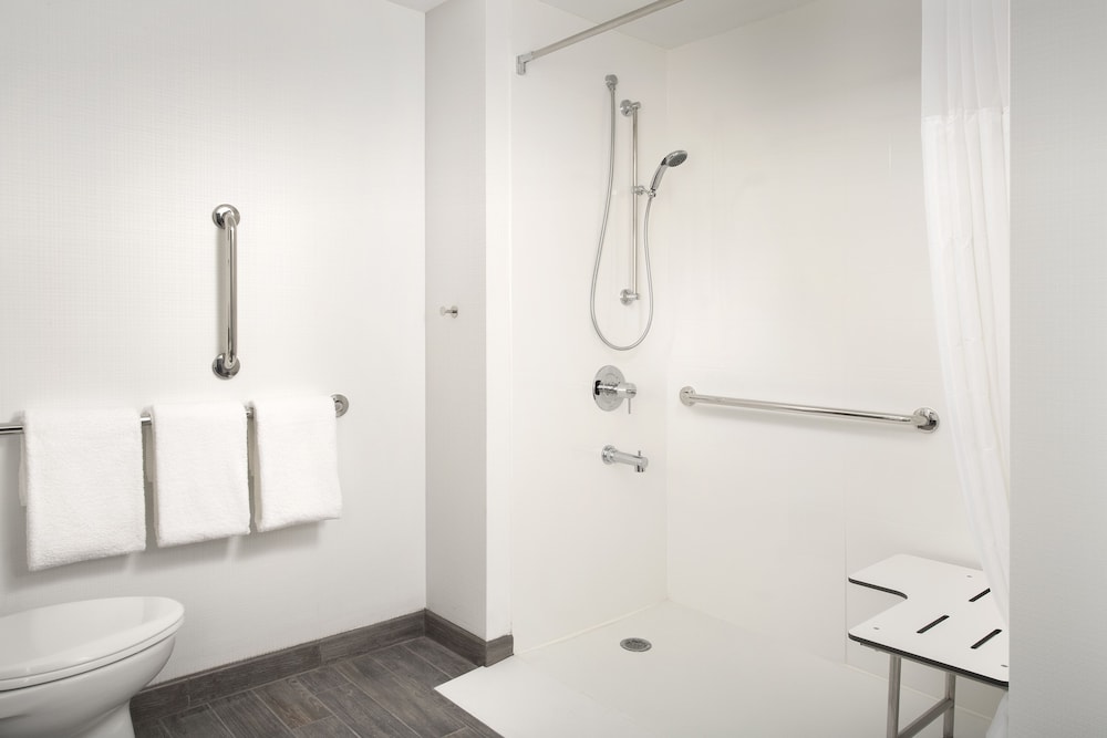 Hilton Garden Inn Westchester Dobbs Ferry NY - photo 16
