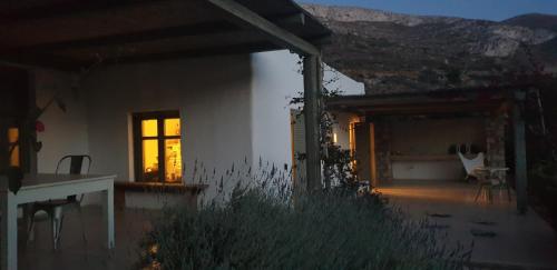 Villa Handras Main villa by Amorgos Holiday Homes — 4-Star Luxury Hotel in Amorgos, Greece