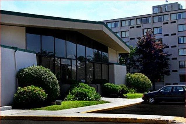 Stratford Hotel & Conference Center - photo 9