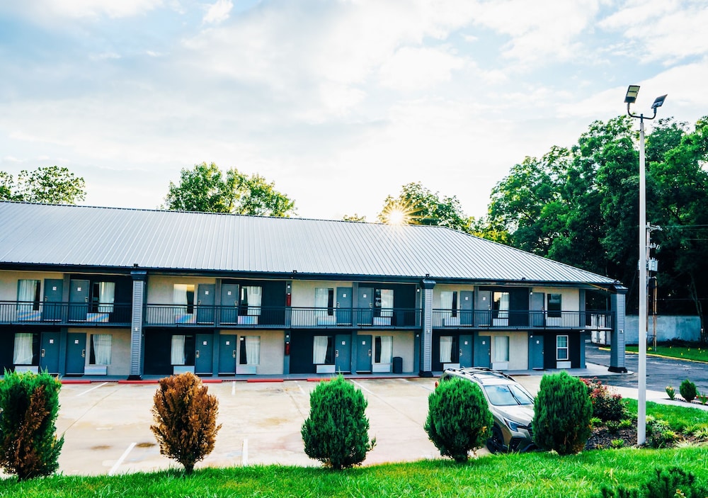 Lx Hotel Powered by ACW Circle - photo 96