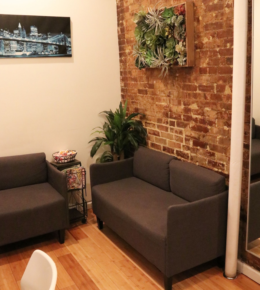 Chelsea Inn - photo 7