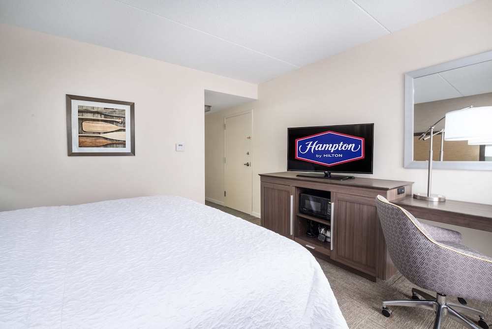 Hampton Inn Freeport Brunswick - photo 17