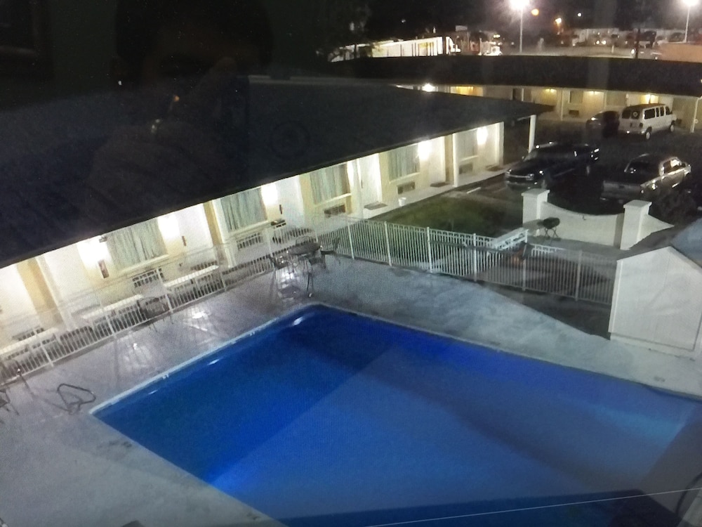Stay Express Inn & Suites Demopolis - photo 19