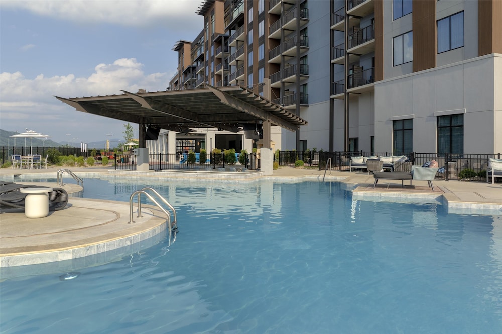 Embassy Suites by Hilton Pigeon Forge Resort - photo 27