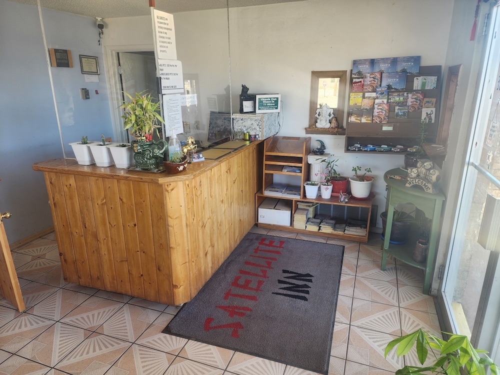 Satellite Inn - photo 3