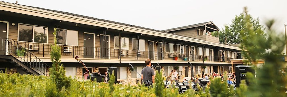 Monarch Motel - photo 36