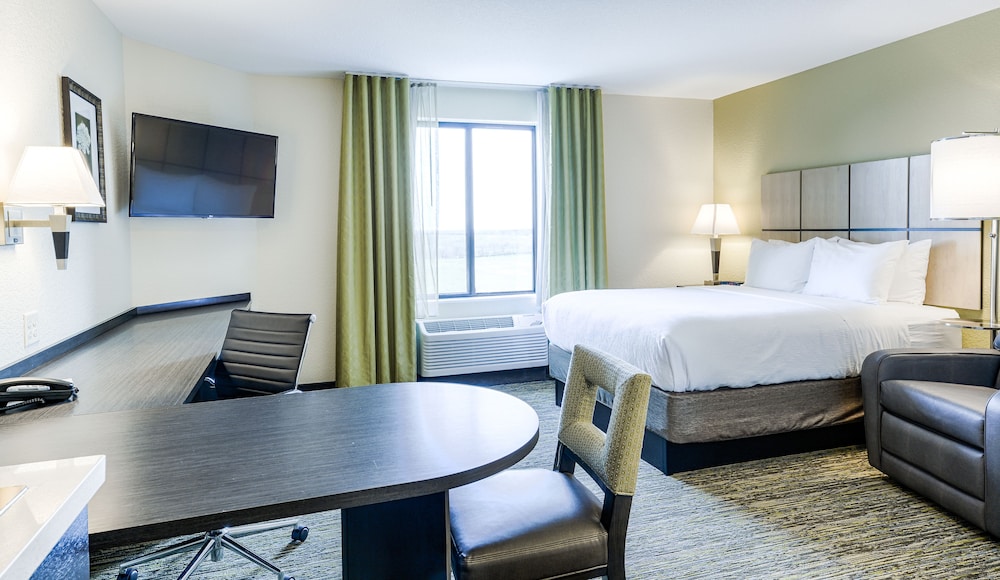 Candlewood Suites Lakeville I 35 by IHG - photo 7