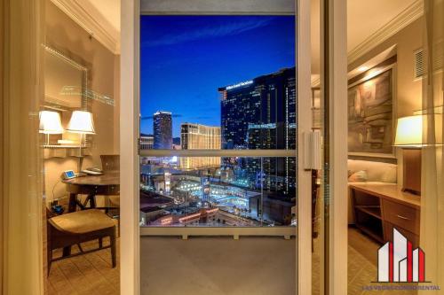 MGM Signature 22 707 F1 Track & Strip View Balcony