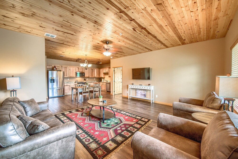 Old Mills Resort OM A2 2 Bedroom Condo by Redawning New Braunfels - featured photo
