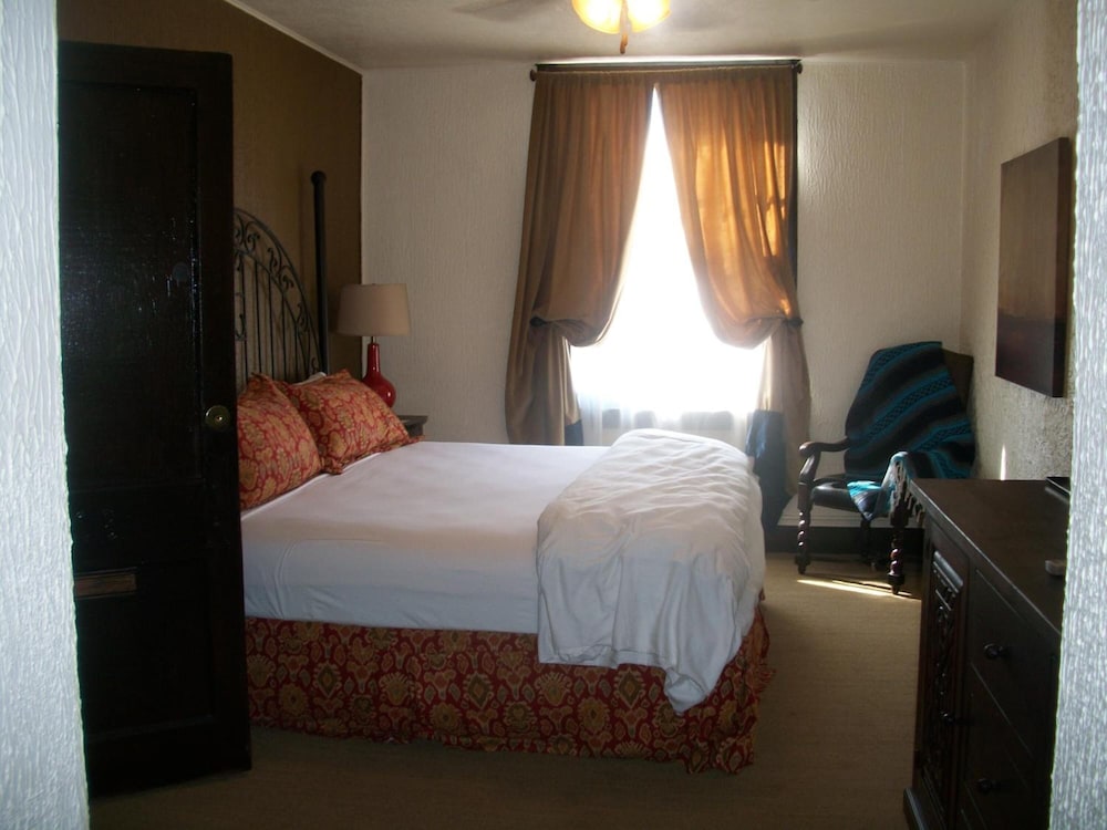 The Holland Hotel - photo 15